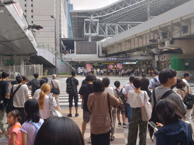 阪急「大阪梅田駅」からのアクセス（地上）写真03