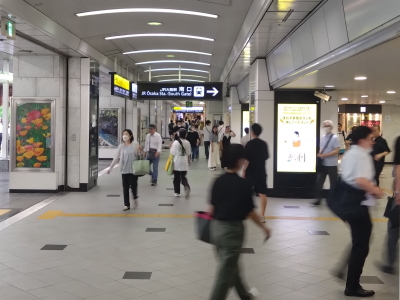 阪急「大阪梅田駅」からのアクセス（地上）写真04