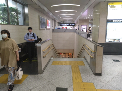 JR環状線「大阪駅（桜橋出口）」からのアクセス（地下）写真2